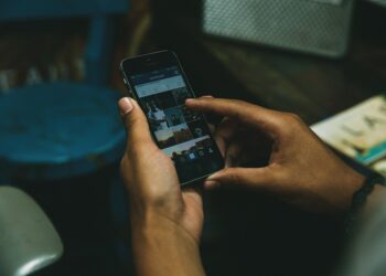 Celular revela loc. de agressores e polícia os prende enquanto vítima estava no hospital