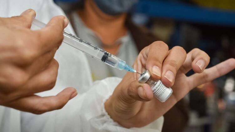 Aberta vacinação para trabalhadores da indústria de 20 anos e aplicação da 2ª dose