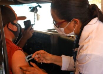 Em 3 dias, Capital vacina mais de 28 mil, esgota 1ª dose e abre calendário só para reforço