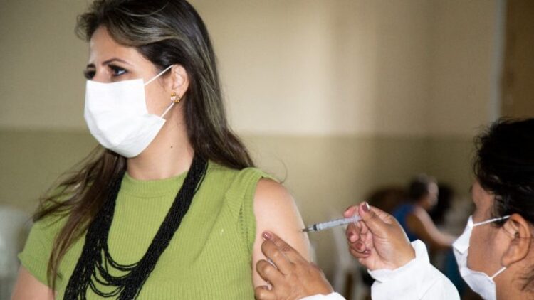 Vacina contra Covid é ampliada para 31 anos ou mais e continua aplicação da 2ª dose