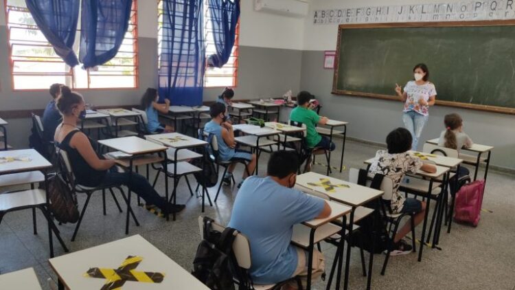 Adaptação às regras de biossegurança marcam retorno às aulas na rede municipal na Capital