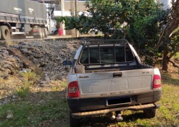 Polícia recupera Fiat Strada roubado já na linha seca da fronteira com o Paraguai