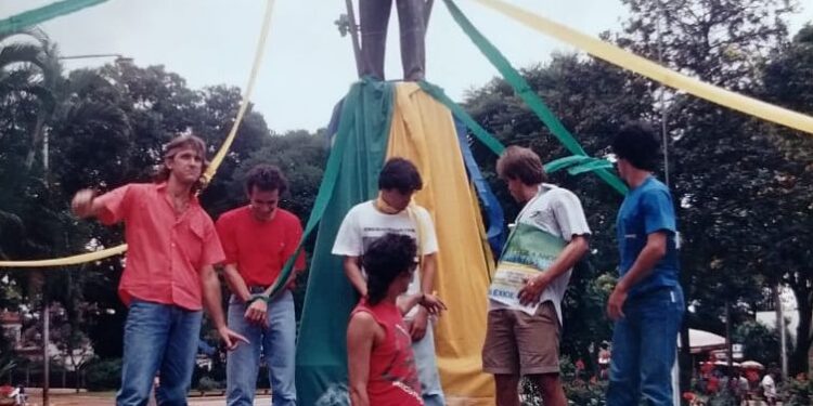 Unidade Guaicuru Viva realiza exposição virtual de movimento artístico oitentista