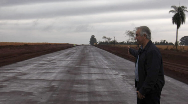 Com obras de infraestrutura e educação, governador amplia os investimentos em MS