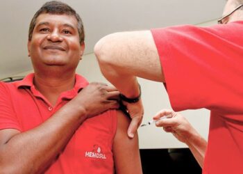 Covid: casos, óbitos e internações mantêm tendência de queda