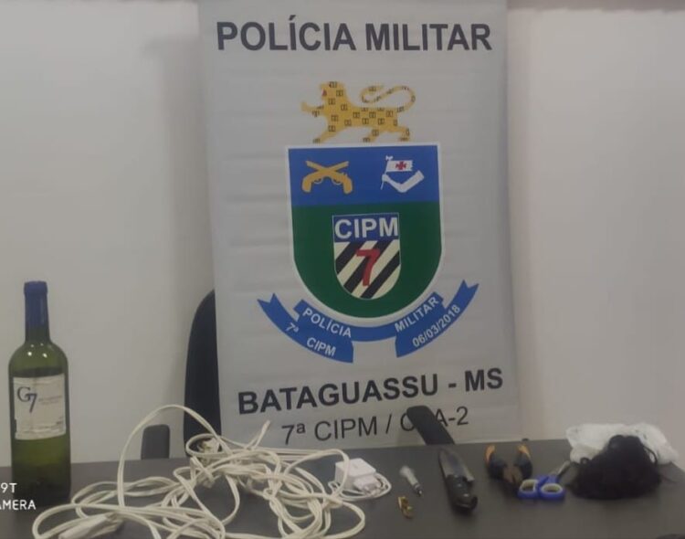 Polícia liberta mulher que era torturada em cárcere privado e prende homem em flagrante