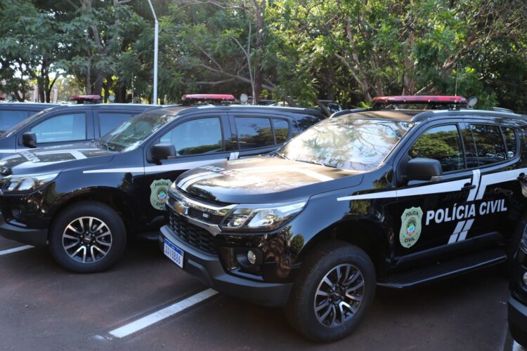 Mulher é presa por dar cerveja a adolescente de 17 anos em frente de bar