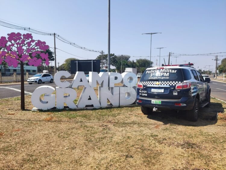 Na Capital, polícia impede que jovem se matasse com facão no Parque dos Poderes
