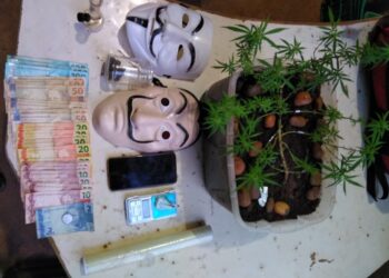 Cadeirante que traficava drogas com máscara de La casa de papel é preso em MS