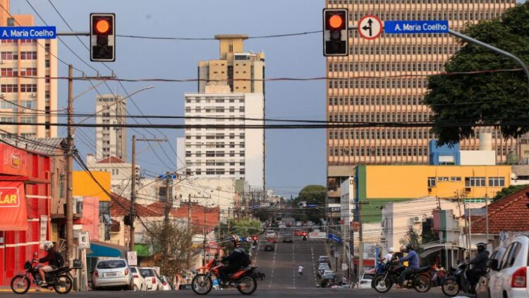 Reviva dá início à infraestrutura para garantir semaforização inteligente no Centro de Campo Grande