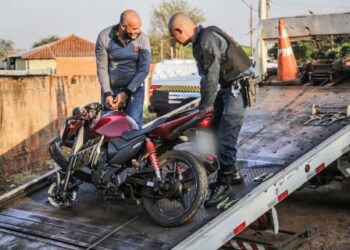 Semana começa com notícia triste no trânsito: motociclista morre ao bater em poste no Jóquei Clube