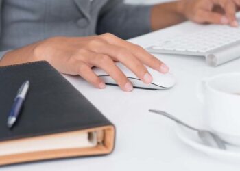 Prefeitura abre processo seletivo com 200 vagas para auxiliar administrativo e financeiro