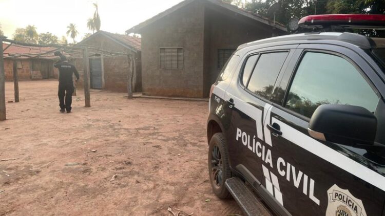 Pais e curandeiros são presos por morte de bebê “santo” durante “ritual espiritual”