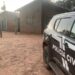 Pais e curandeiros são presos por morte de bebê “santo” durante “ritual espiritual”