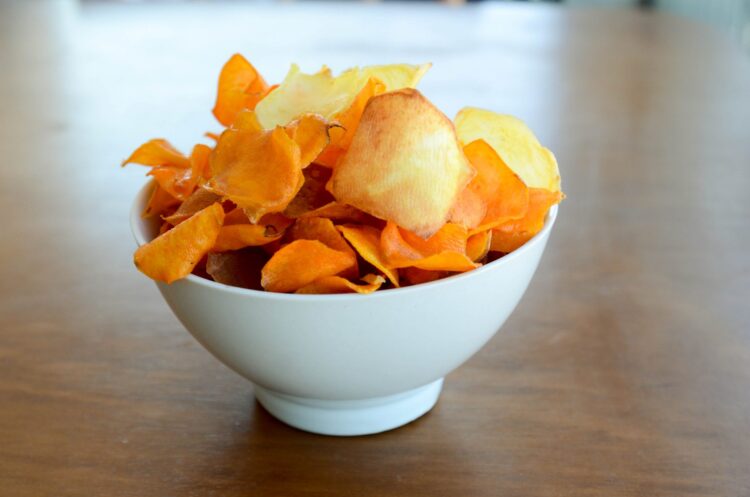 Aprenda a fazer uma receita saudável de Chips de Batata Doce