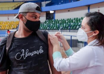 Prefeitura abre vacinação para pessoas de 25 anos ou mais nesta quinta na Capital