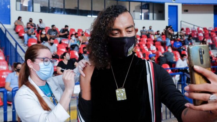 Vacinação na Capital continua com pessoas de 26 ou mais e aplicação da 2ª dose