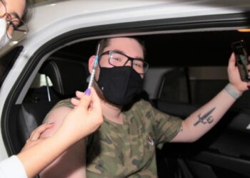 Continua vacinação contra Covid para jovens de 18 anos ou mais e aplicação da 2ª dose hoje