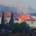 Lava de vulcão nas Canárias chega a casas, e milhares de pessoas fogem