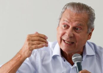 “Bolsonaro acabou”, diz José Dirceu