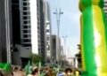 Bolsonaristas levam ‘piroca inflável’ para ato na Paulista e viram piada nas redes