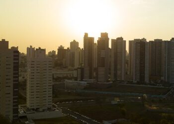 Sol predomina e temperaturas voltam a subir a partir deste sábado