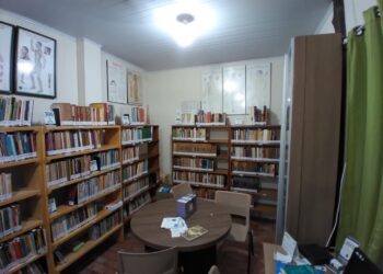 Biblioteca de cunho esotérico e de medicina alternativa abre acervo ao público