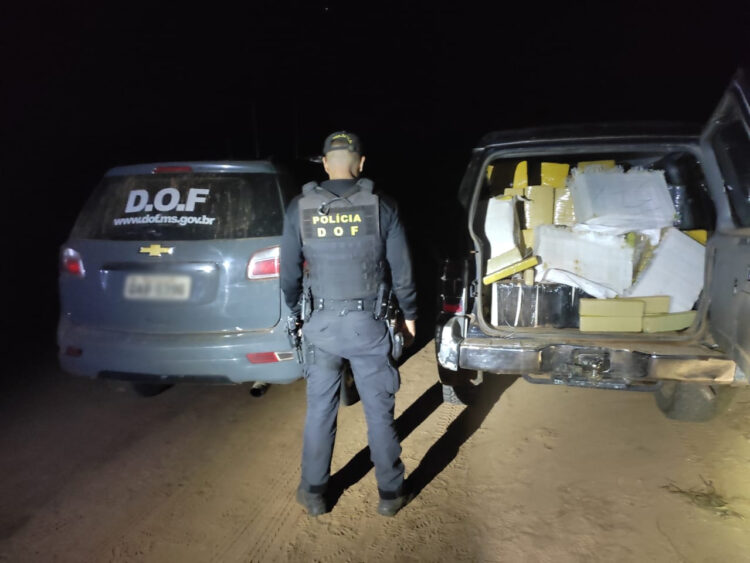 DOF apreende Mitsubishi Pajero com mais de uma tonelada de maconha em MS