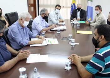 Governador fortalece ações voltadas ao turismo e às atividade de motoristas de apps