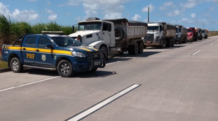 PRF diz que não há interdição de caminhoneiros nas estradas de MS devido a protestos