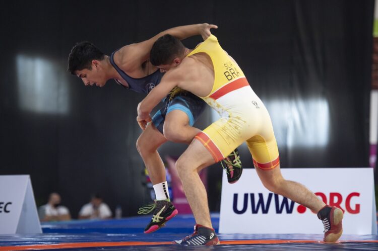Irmãos do wrestling de MS são chamados para treinamento da seleção brasileira com foco no Pan Júnior