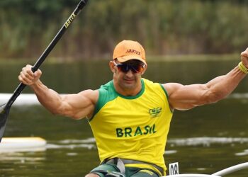 Medalhista em Tóquio, Fernando Rufino vence o Mundial de Canoagem nos 200m VL2