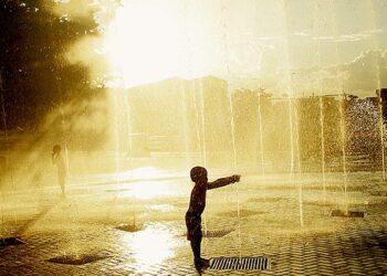 Final de semana reserva pancadas de chuva, mas calor não vai dar trégua