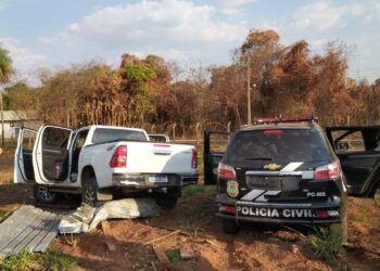 Jovem em Hilux dá “baile” na polícia, bate em 2 carros na Afonso Pena e é preso no Parque dos Poderes
