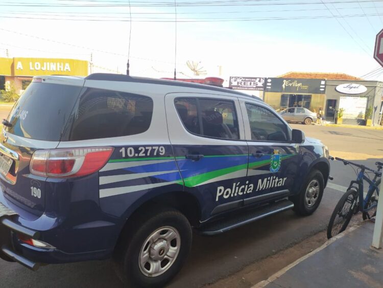 Filho bate com marreta e pedaço de pau na cabeça da mãe de 78 anos e vai preso em MS