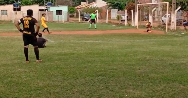 Domingo foi dia de futebol amador em 2 bairros mostrando a força do esporte de periferia