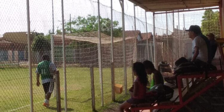 Domingo foi dia de futebol amador em 2 bairros mostrando a força do esporte de periferia