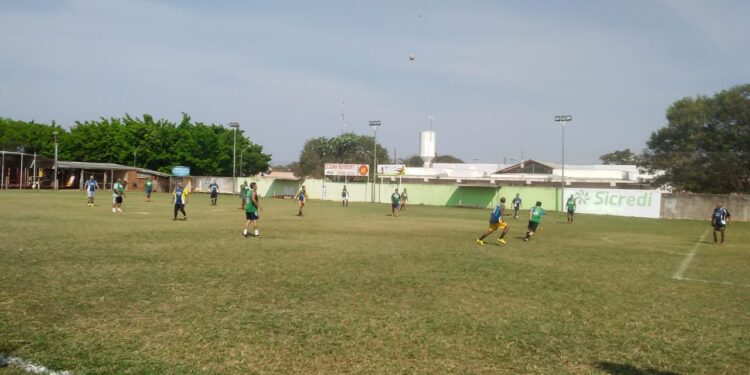 Domingo foi dia de futebol amador em 2 bairros mostrando a força do esporte de periferia