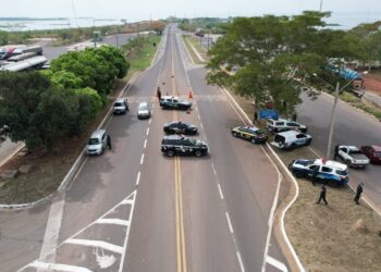 Polícia monta barreira e recupera Jeep Renegade furtado em SP e trazido para o MS