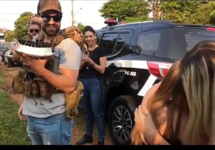 Crianças que sonham em ser policiais recebem surpresas de equipes da Civil em Ponta Porã