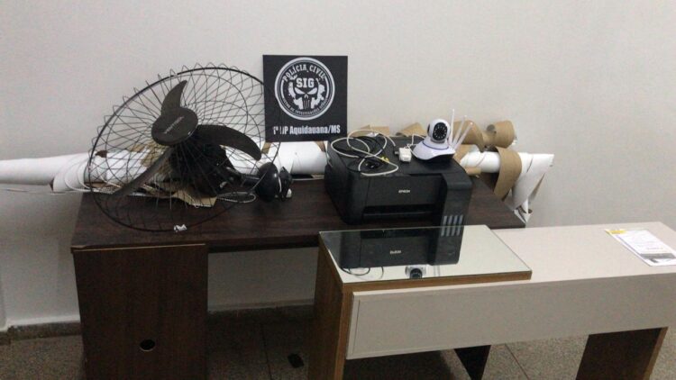 Funcionária furta universidade, faz plásticas e presa diz que era pra tratar filho doente