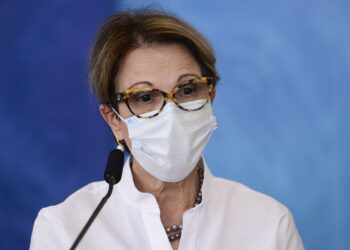 Ministra Tereza Cristina é diagnosticada com covid-19