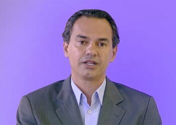 Prefeito decide acabar com restrições de público, aferição de temperatura e distância em comércio
