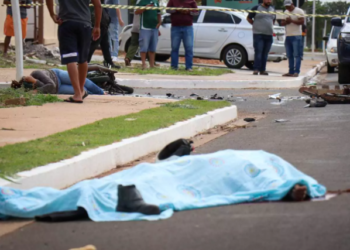 Motociclista morre ao colidir em carro neste sábado na Cônsul Assaf Trad