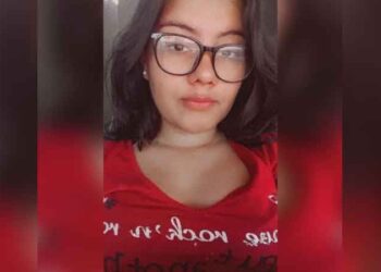 Jovem de 19 anos em moto morre ao bater em caçamba no Portal Caiobá