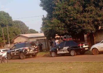 Vizinho encontra corpo de homem com pedaço de madeira introduzido no interior de MS