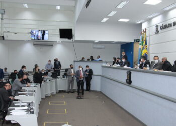 Sessão ordinária tem cinco projetos aprovados e recurso da educação acatado