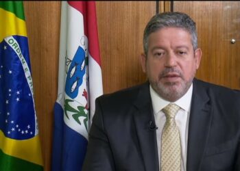 Após falas de Bolsonaro, Lira diz que não vai admitir questionamentos a questões superadas