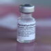 Diretor da Pfizer prevê volta à “vida normal” em um ano