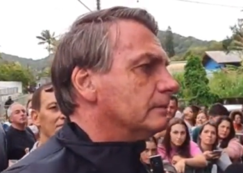 Pela primeira vez, Bolsonaro é barrado por não ter tomado vacina e não pode ver jogo do Santos